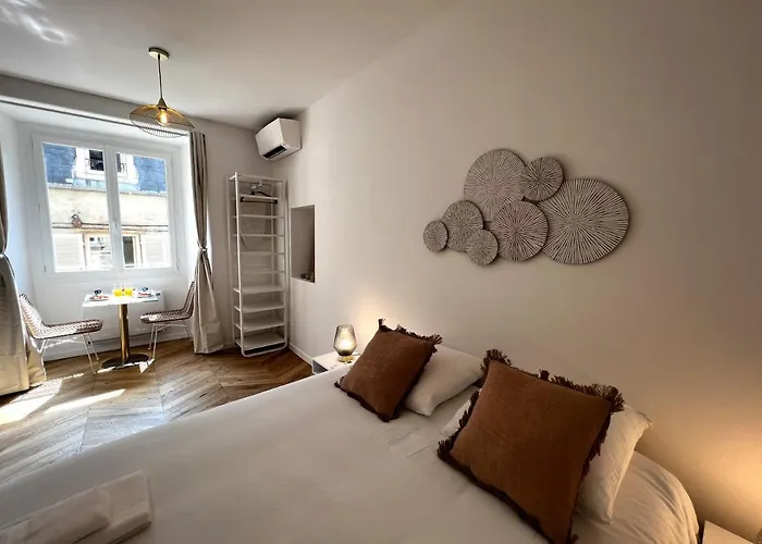 La Comtesse - Our Lady Church View - Heart Of - With Ac アパート *