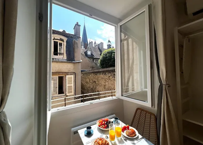 La Comtesse - Our Lady Church View - Heart Of - With Ac *