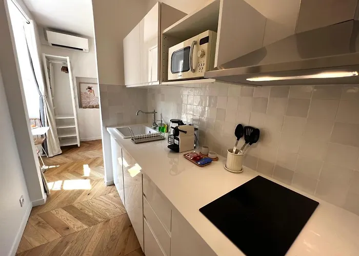 La Comtesse - Our Lady Church View - Heart Of - With Ac アパート *